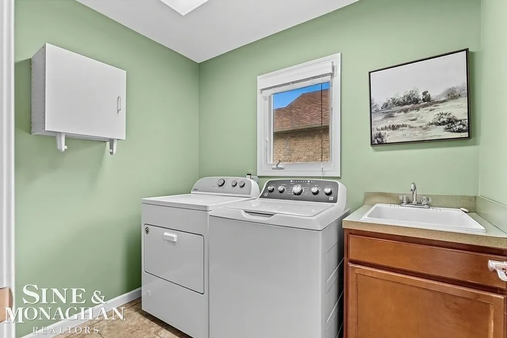 36601 Catalpa Lane New Baltimore City MI 48047
