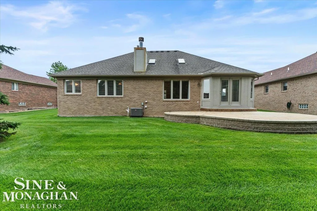 36601 Catalpa Lane New Baltimore City MI 48047