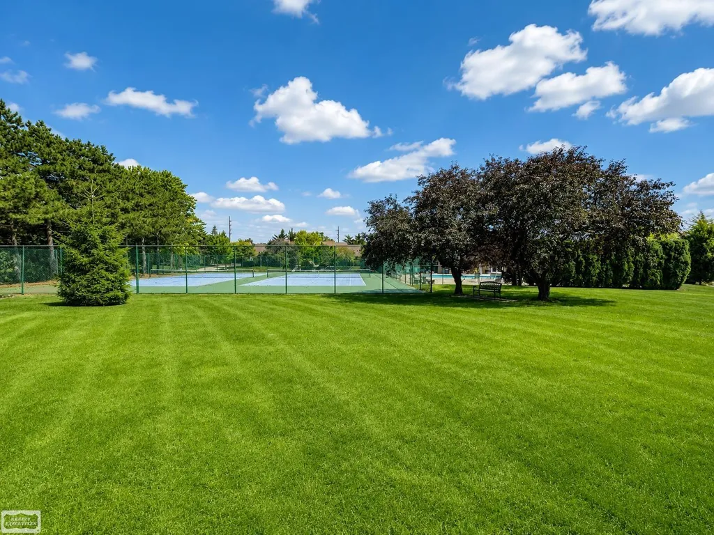 1527 S Hill Boulevard Bloomfield Hills City MI 48304