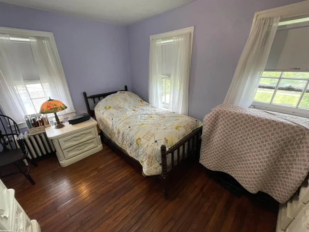 26689 Elm Street Roseville City MI 48066