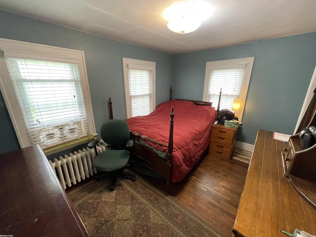 26689 Elm Street Roseville City MI 48066
