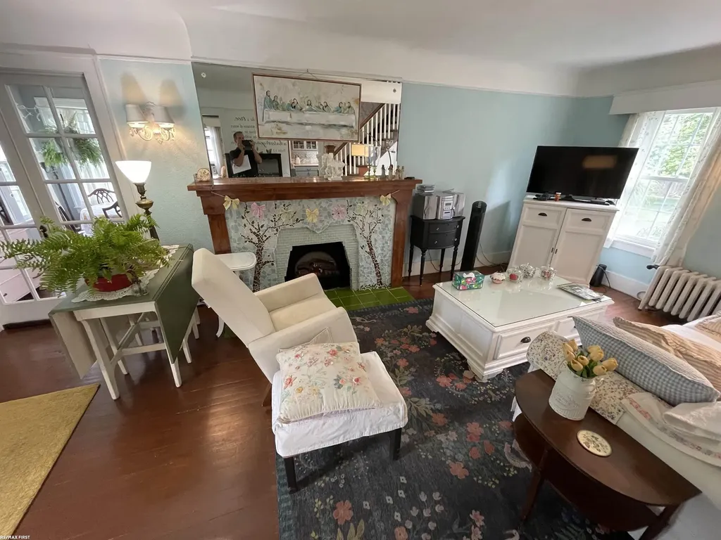 26689 Elm Street Roseville City MI 48066