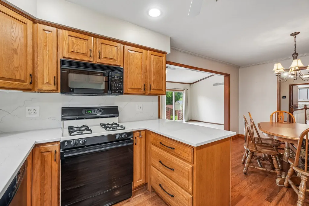 42140 Royal Lane Clinton Charter Township MI 48038