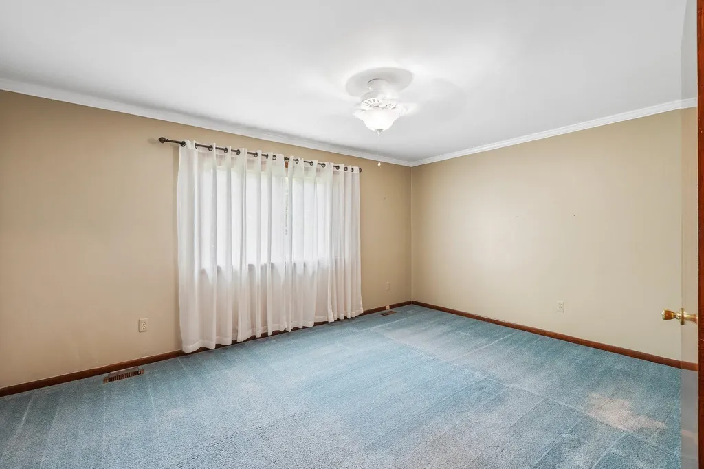 42140 Royal Lane Clinton Charter Township MI 48038