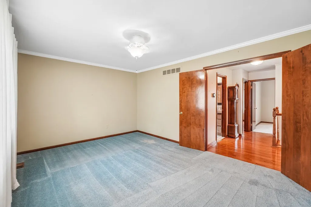 42140 Royal Lane Clinton Charter Township MI 48038