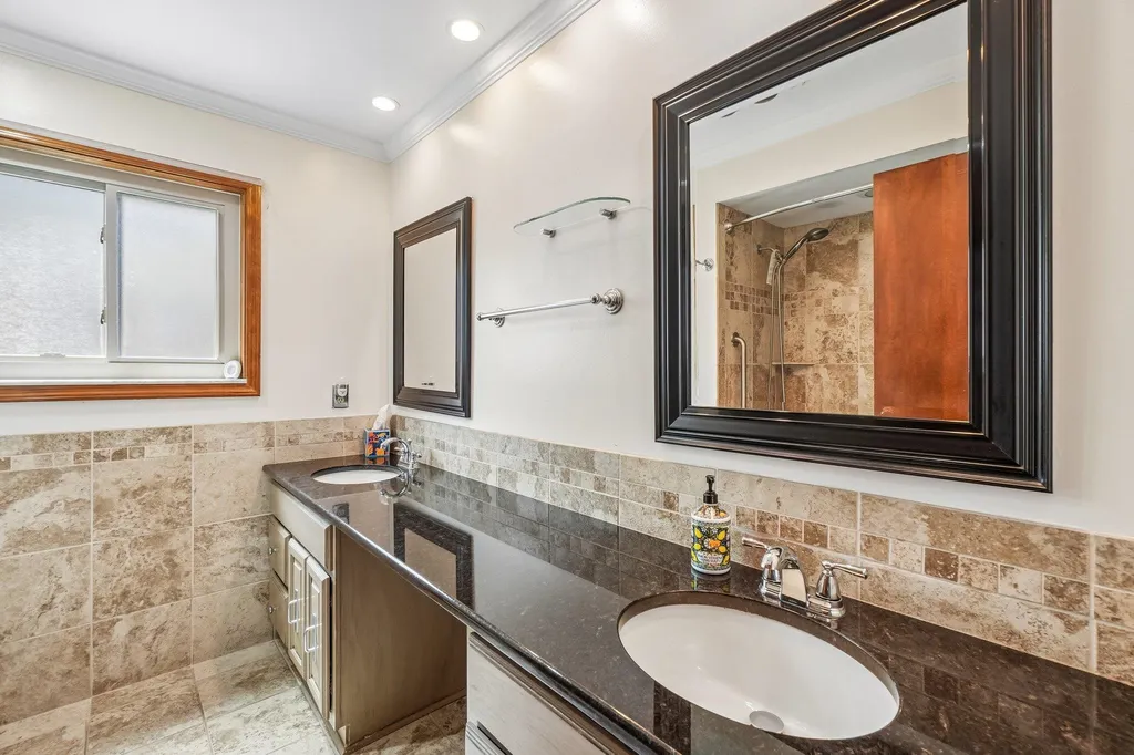 42140 Royal Lane Clinton Charter Township MI 48038