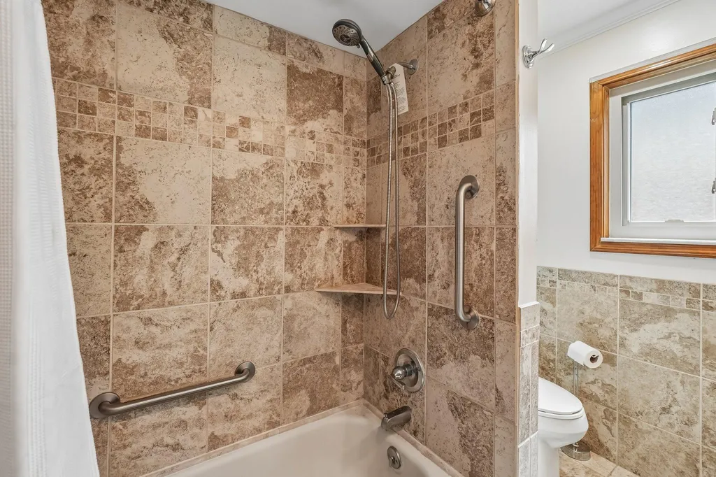 42140 Royal Lane Clinton Charter Township MI 48038