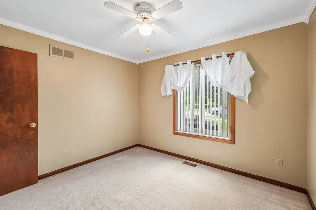 42140 Royal Lane Clinton Charter Township MI 48038