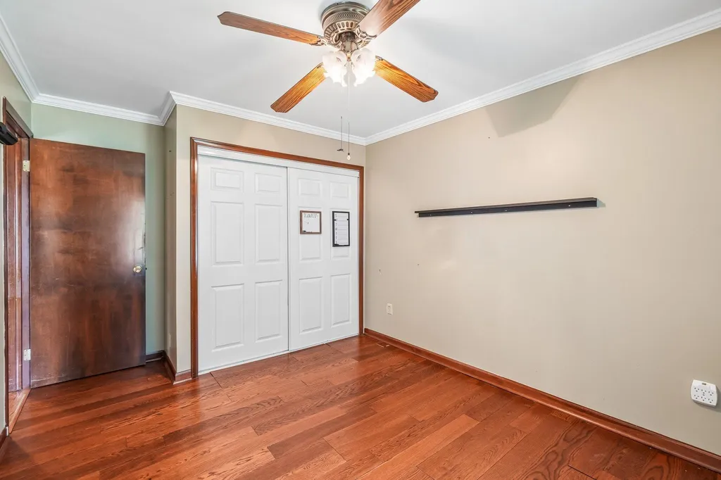 42140 Royal Lane Clinton Charter Township MI 48038