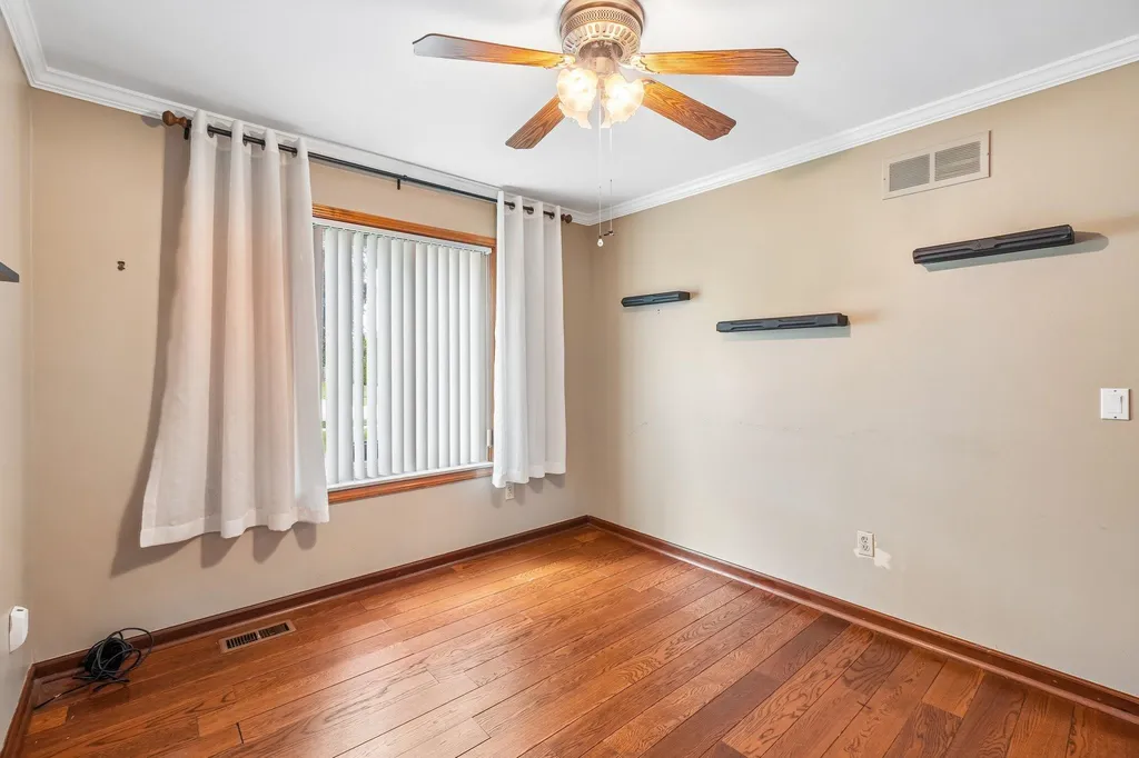 42140 Royal Lane Clinton Charter Township MI 48038