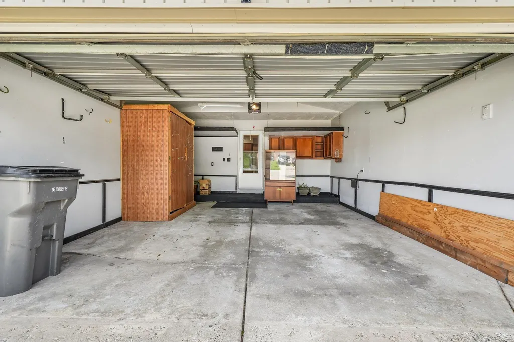 42140 Royal Lane Clinton Charter Township MI 48038