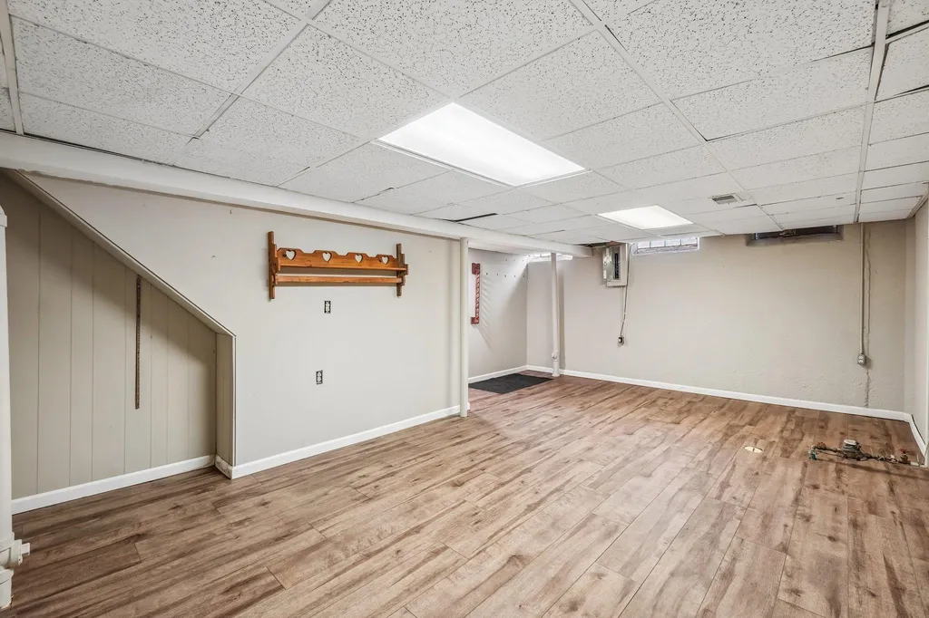 42140 Royal Lane Clinton Charter Township MI 48038