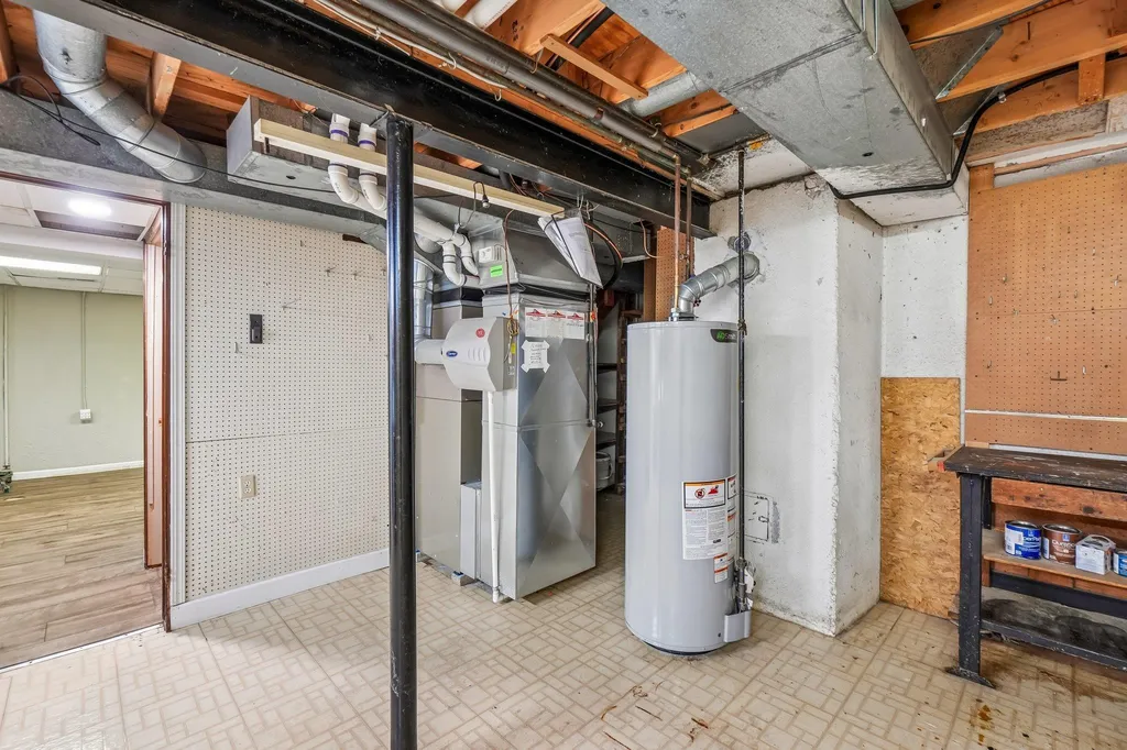 42140 Royal Lane Clinton Charter Township MI 48038