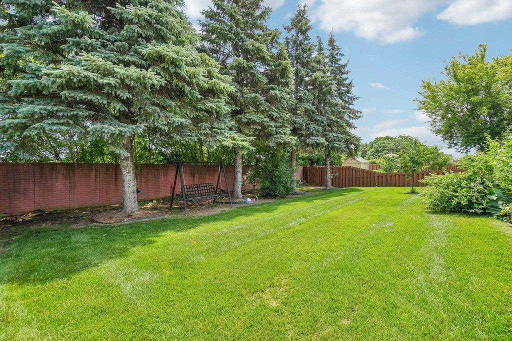 42140 Royal Lane Clinton Charter Township MI 48038