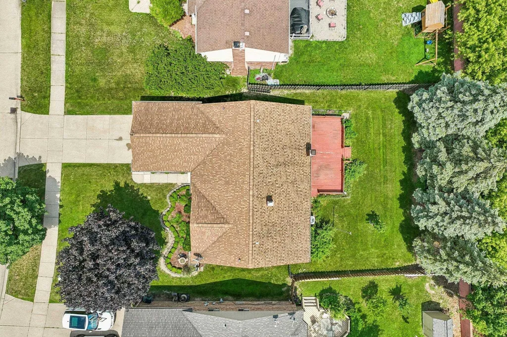 42140 Royal Lane Clinton Charter Township MI 48038