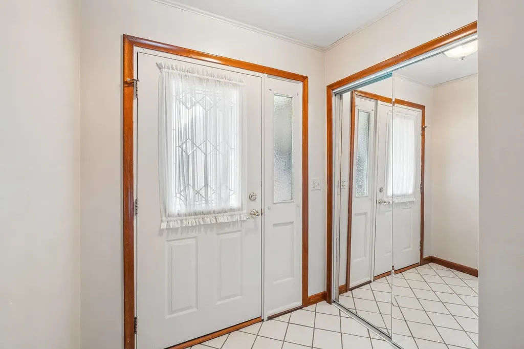 42140 Royal Lane Clinton Charter Township MI 48038