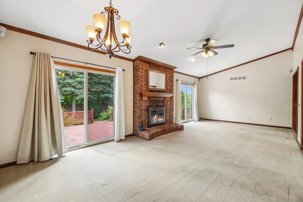 42140 Royal Lane Clinton Charter Township MI 48038