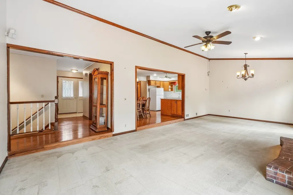 42140 Royal Lane Clinton Charter Township MI 48038