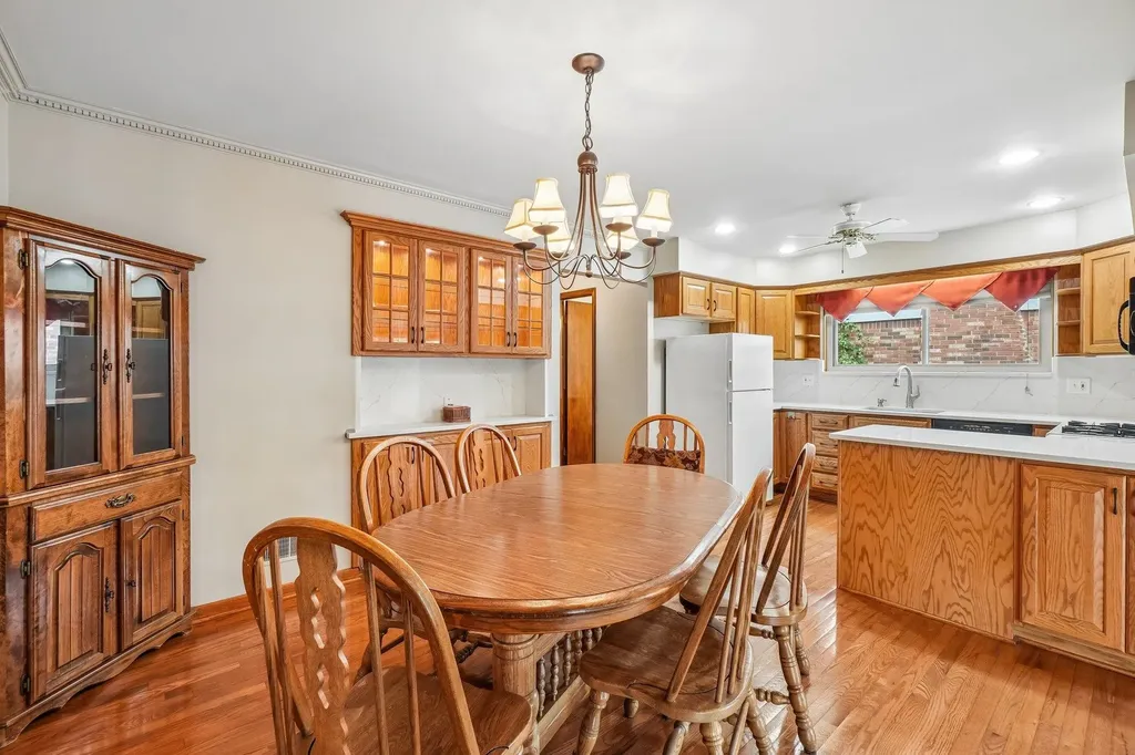 42140 Royal Lane Clinton Charter Township MI 48038