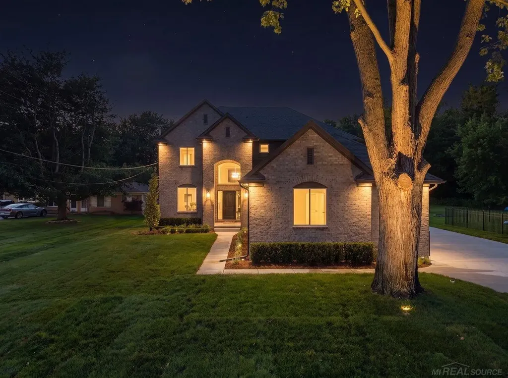 49309 Bayshore Drive Chesterfield Township MI 48047