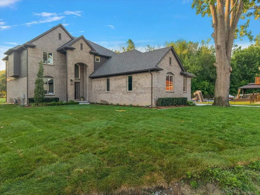 49309 Bayshore Drive Chesterfield Township MI 48047