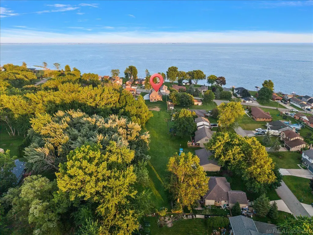 49309 Bayshore Drive Chesterfield Township MI 48047