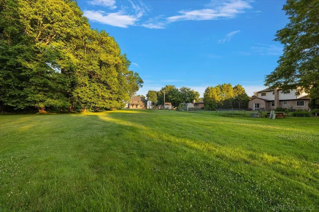49309 Bayshore Drive Chesterfield Township MI 48047