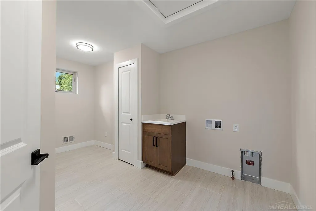 49309 Bayshore Drive Chesterfield Township MI 48047