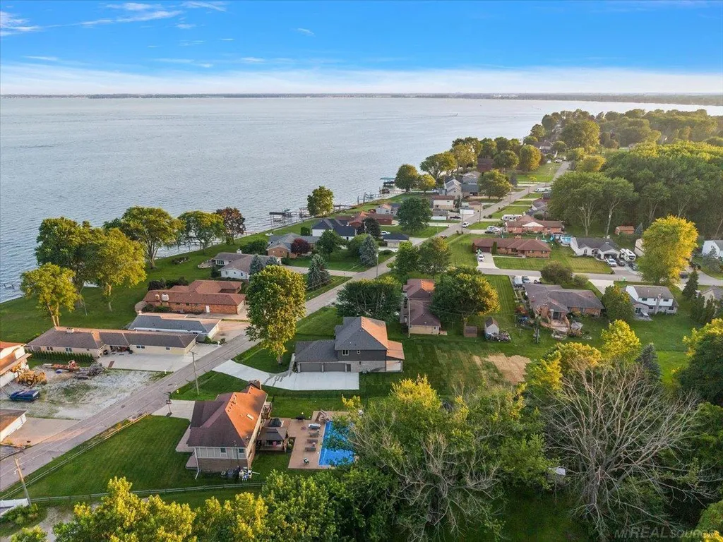 49309 Bayshore Drive Chesterfield Township MI 48047