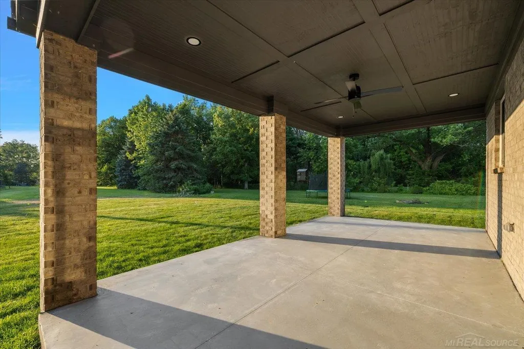 49309 Bayshore Drive Chesterfield Township MI 48047