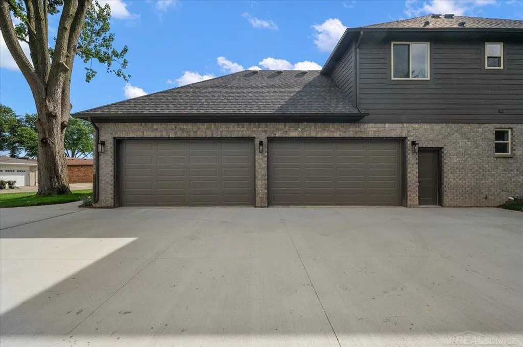49309 Bayshore Drive Chesterfield Township MI 48047