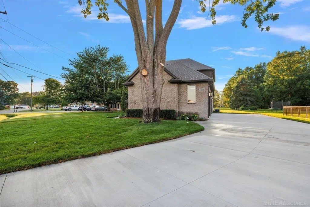 49309 Bayshore Drive Chesterfield Township MI 48047