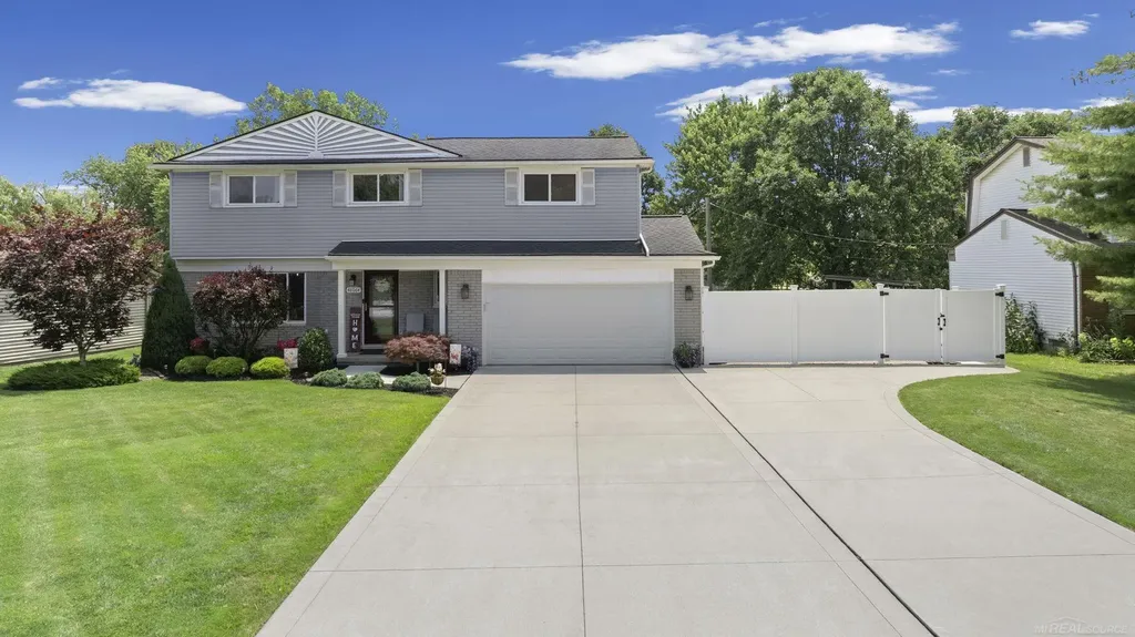 48064 Mallard Drive Chesterfield Township MI 48047