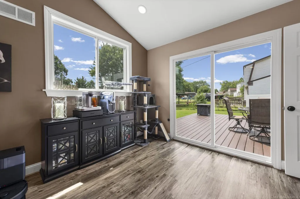 48064 Mallard Drive Chesterfield Township MI 48047
