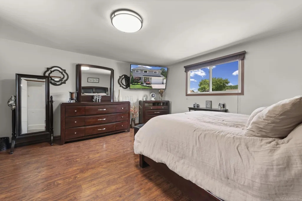 48064 Mallard Drive Chesterfield Township MI 48047