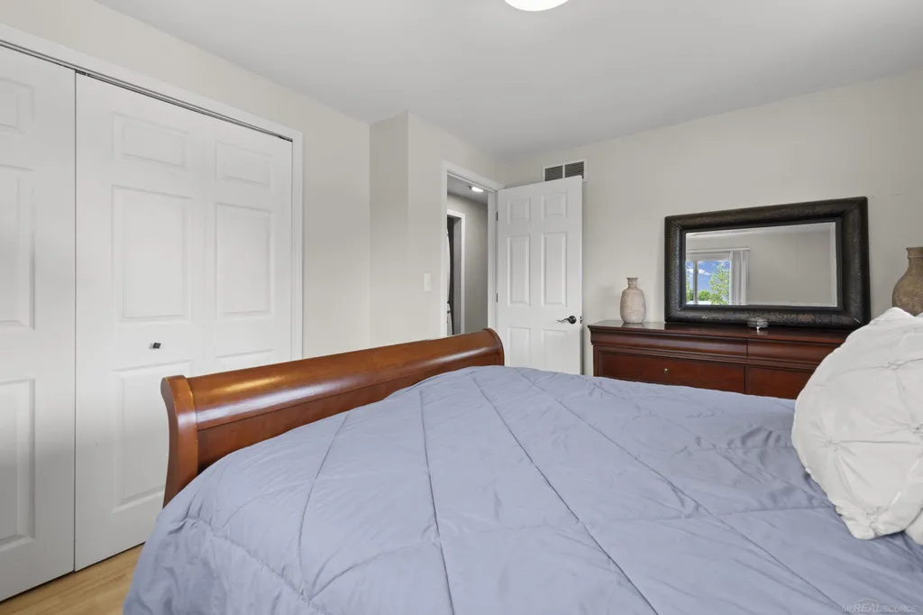 48064 Mallard Drive Chesterfield Township MI 48047