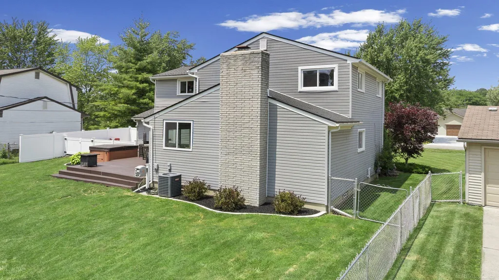 48064 Mallard Drive Chesterfield Township MI 48047