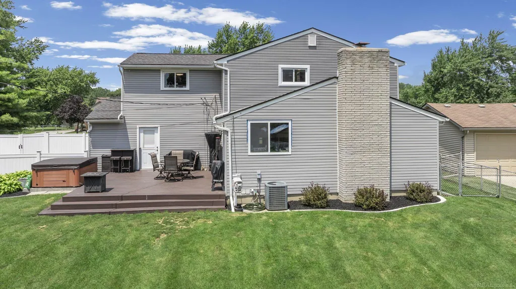 48064 Mallard Drive Chesterfield Township MI 48047