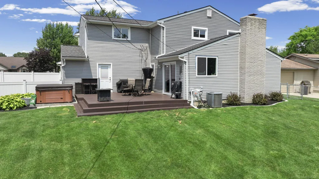 48064 Mallard Drive Chesterfield Township MI 48047