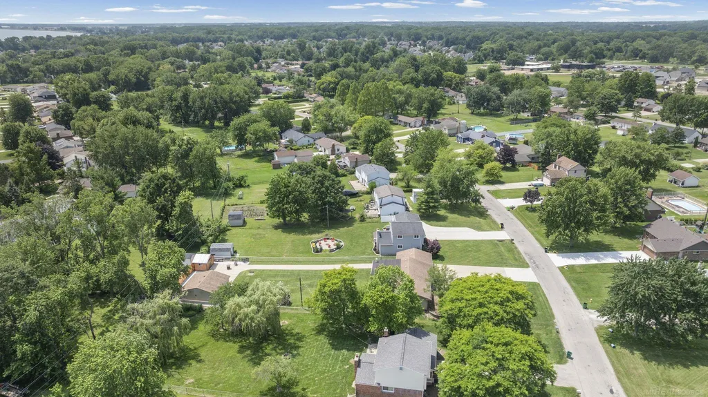 48064 Mallard Drive Chesterfield Township MI 48047