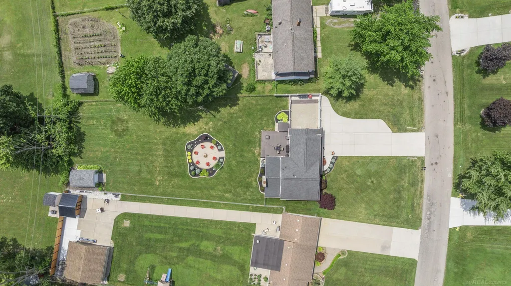 48064 Mallard Drive Chesterfield Township MI 48047