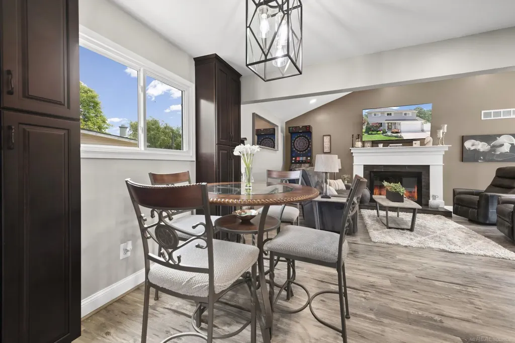48064 Mallard Drive Chesterfield Township MI 48047