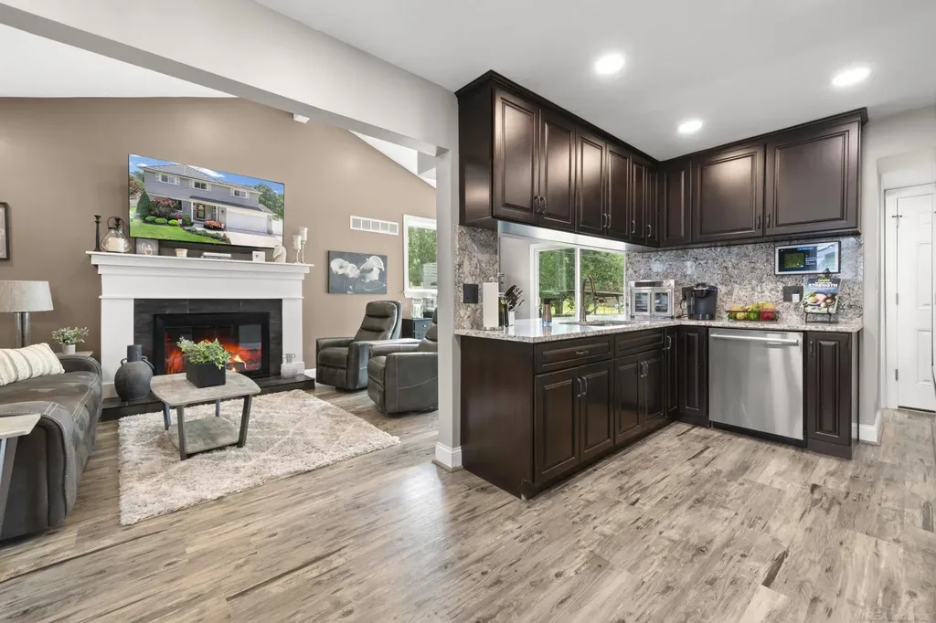 48064 Mallard Drive Chesterfield Township MI 48047