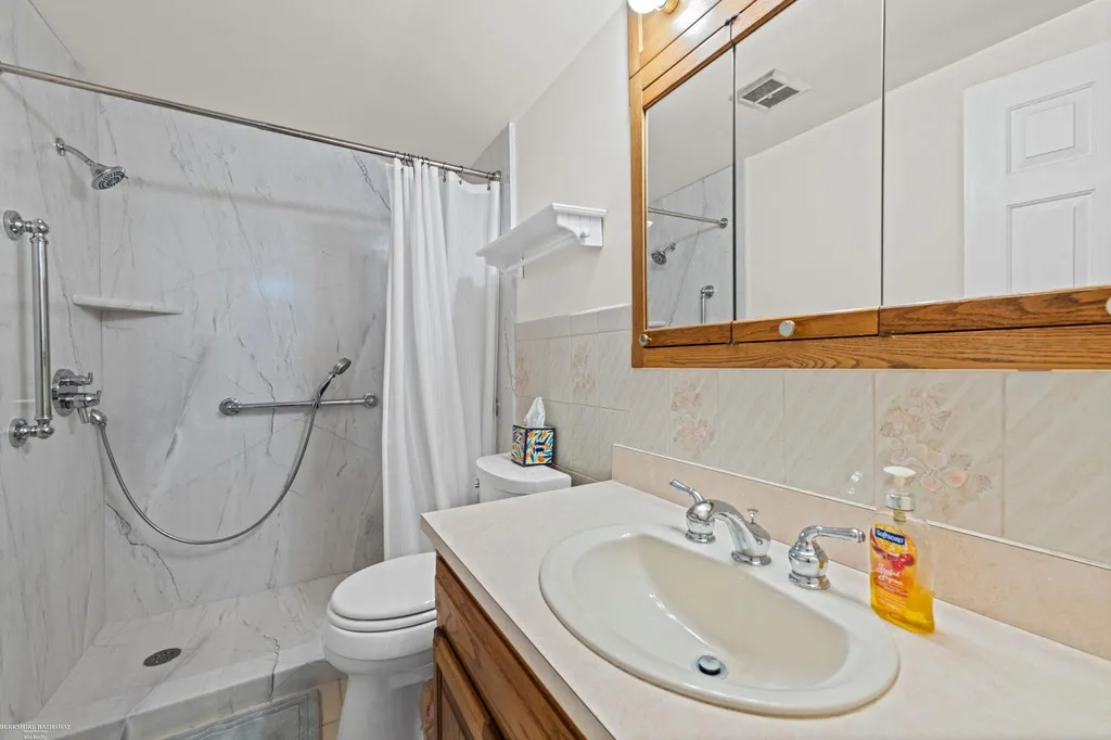19824 Sussex Street St. Clair Shores City MI 48081