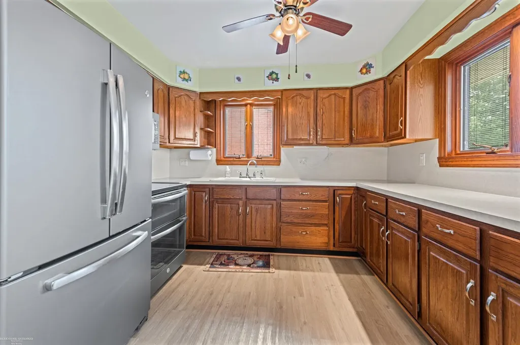 19824 Sussex Street St. Clair Shores City MI 48081
