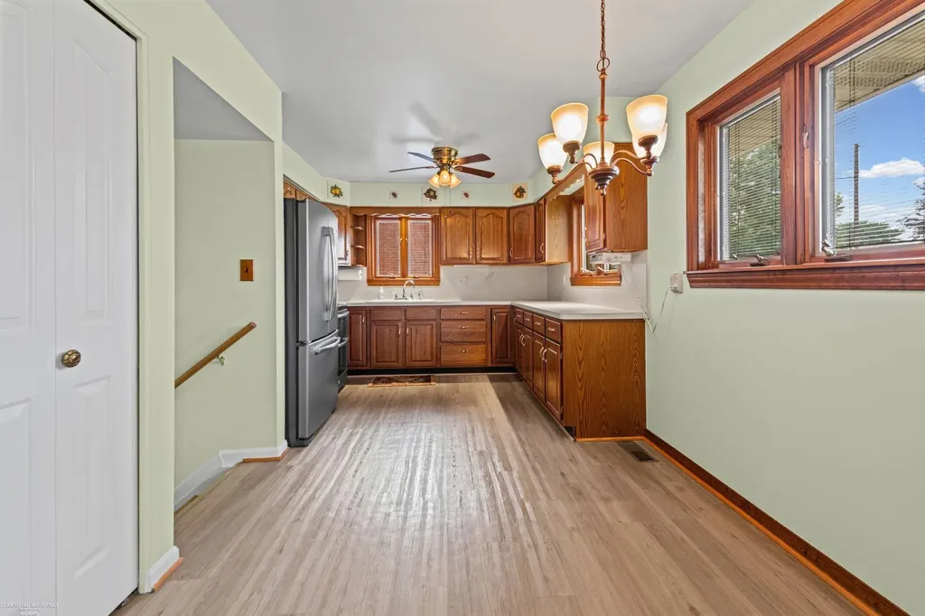 19824 Sussex Street St. Clair Shores City MI 48081
