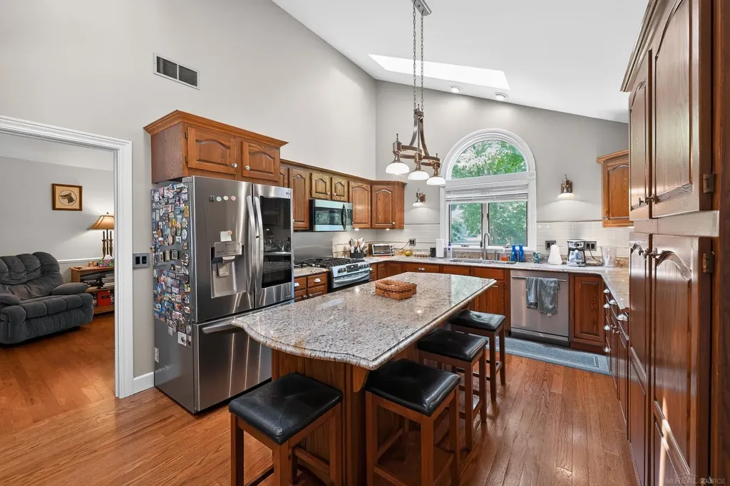2204 Springwood Drive Midland City MI 48640