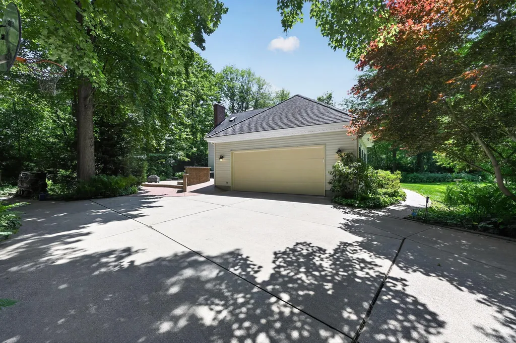 2204 Springwood Drive Midland City MI 48640