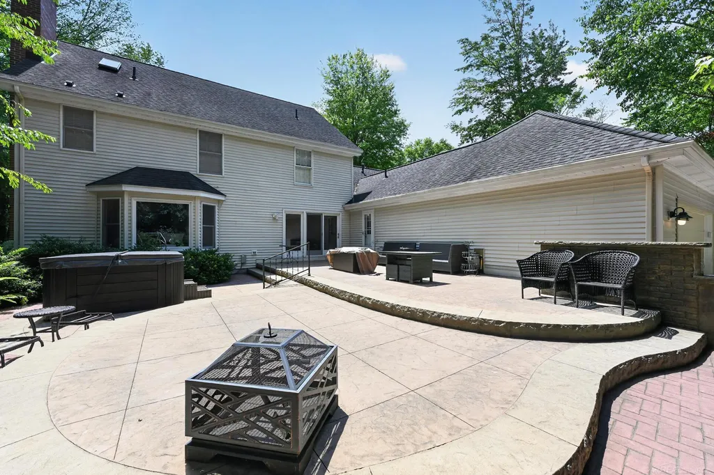2204 Springwood Drive Midland City MI 48640