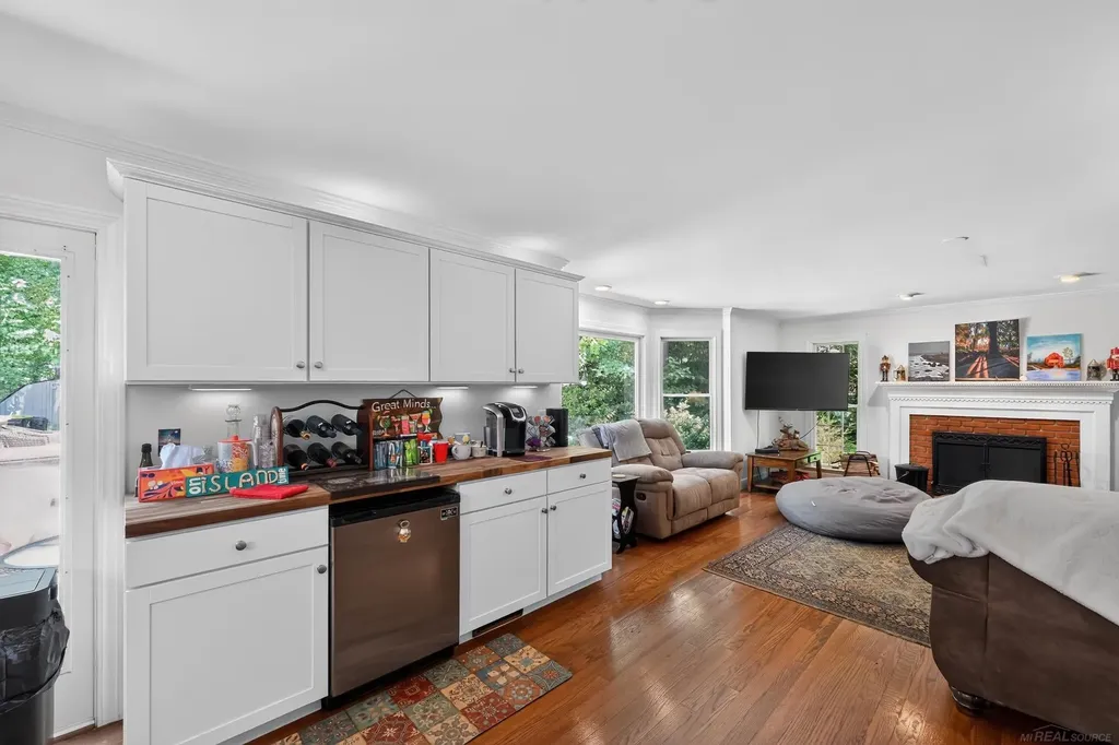 2204 Springwood Drive Midland City MI 48640